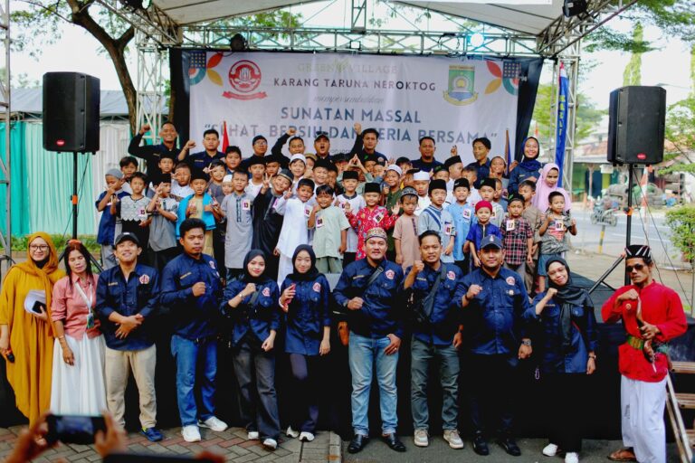 Karang Taruna Kelurahan Neroktog mengadakan sunatan massal gratis berkolaborasi dengan perumahan Green Village.