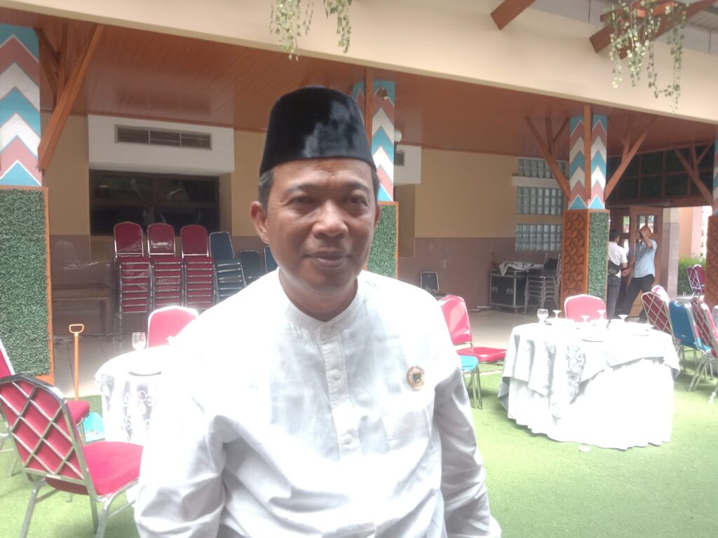 39- kiri rusdi hari santri